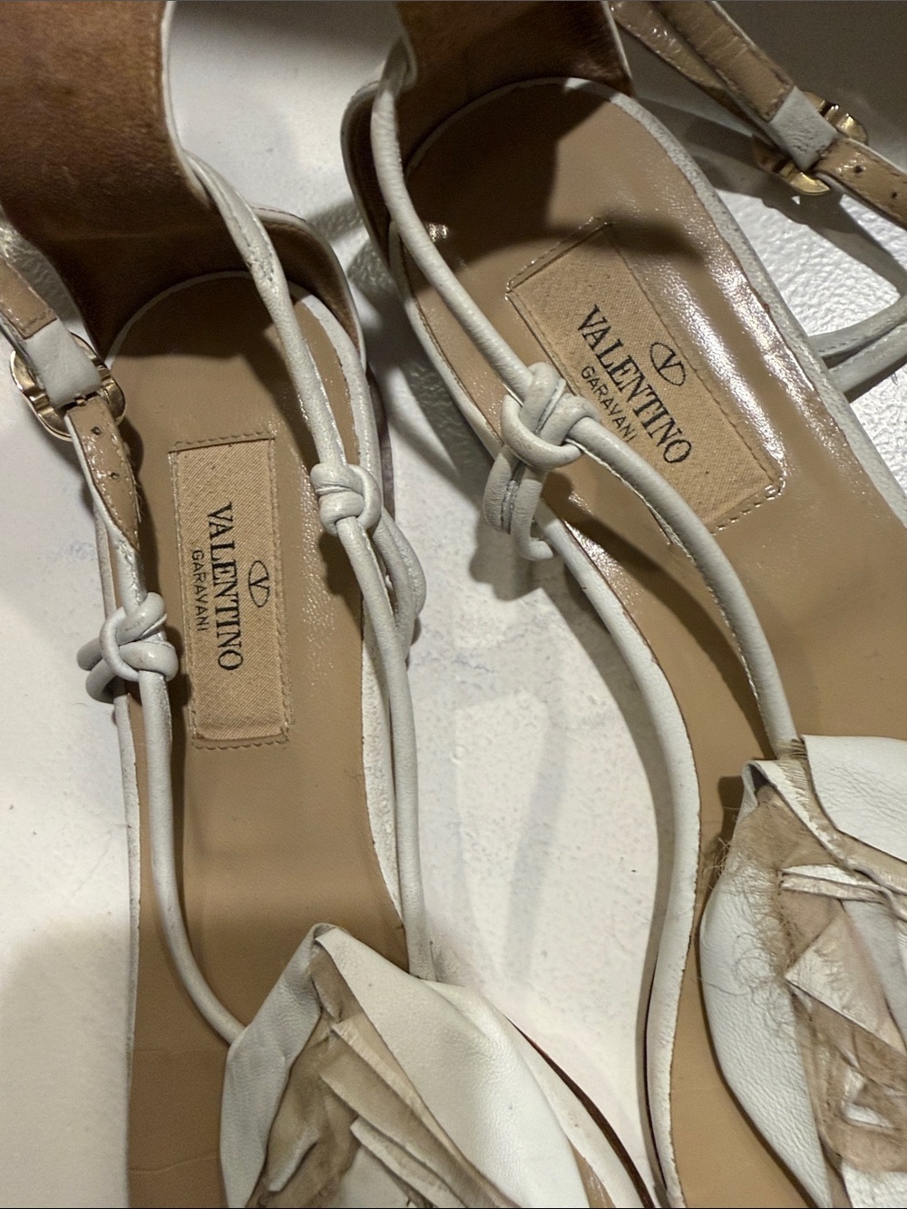 Valentino Garavani White Leather Knot-Detail Slingback Heels euro 37
